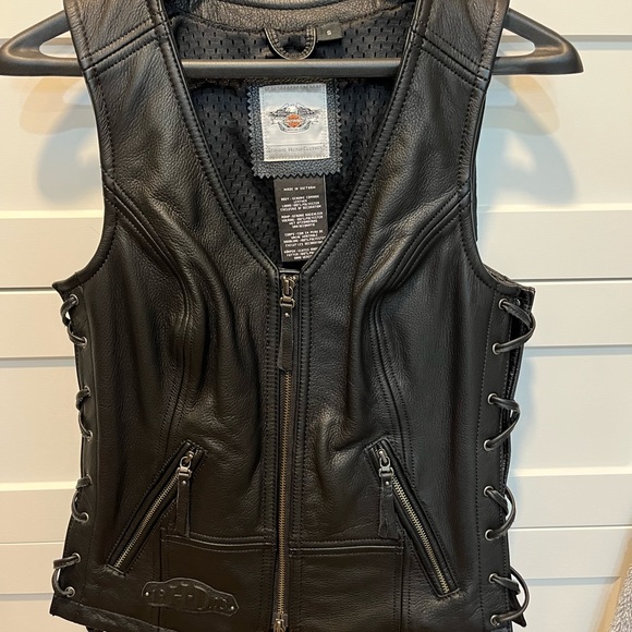 Leather vest - Picture 1 of 6